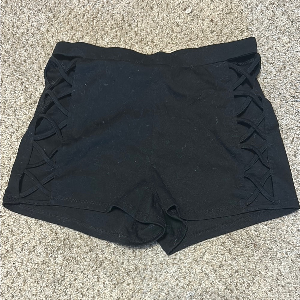Bear Dance Fitted Black Shorts with Thigh Cutout